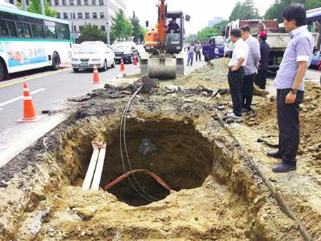 nationa assembly sinkhole seoul