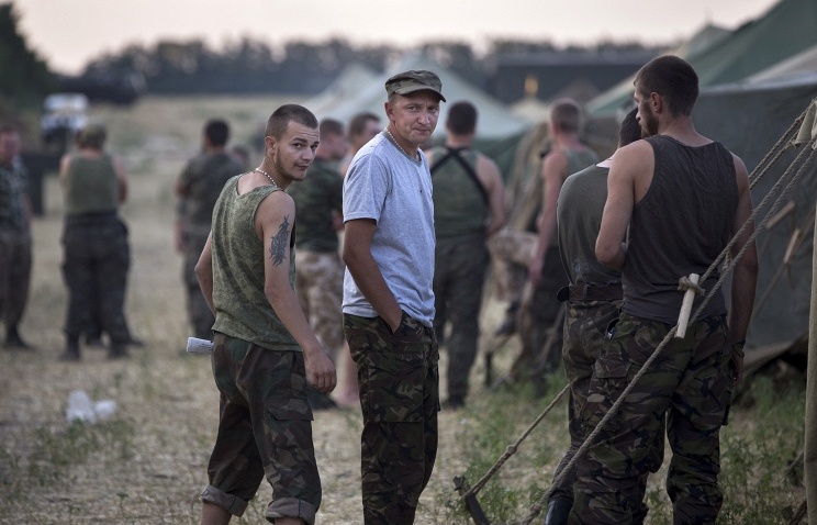 Click to enlarge Ukrainian soldiers in refugee camps in russia