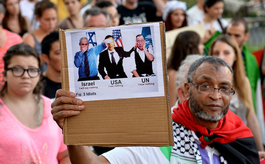 protesters and sign 